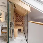 Artus 4* Paris